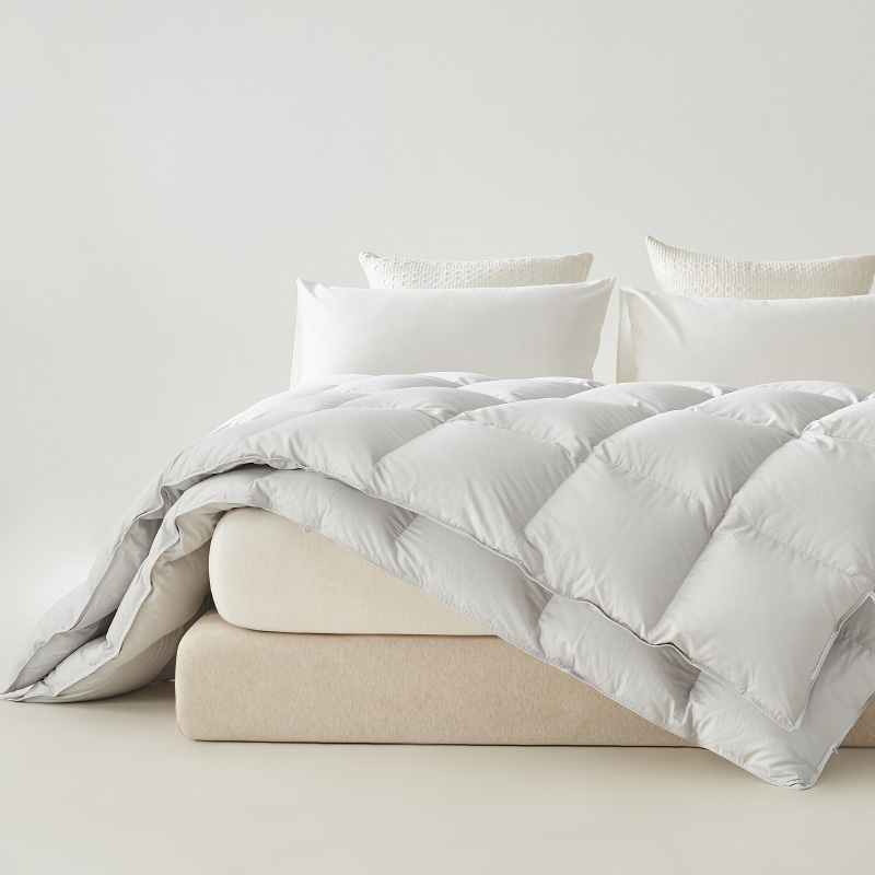 Sky-følelse nul-tryk fjer fløjls quilt